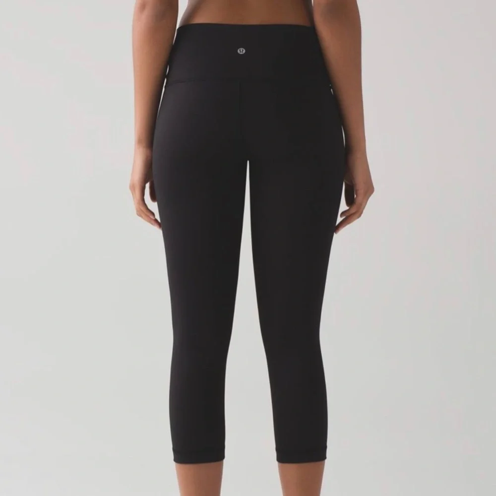 Lululemon Full-On Luxtreme Wunder Under Crop - Picture 1 of 15